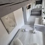 White R * كارباش