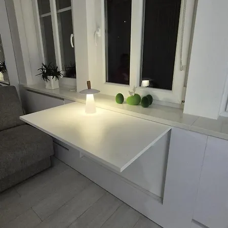 White R