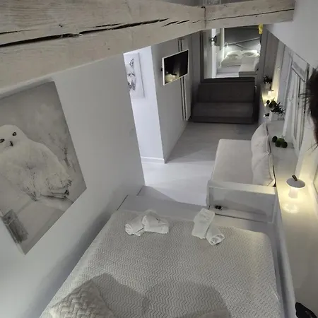 Apartment White R