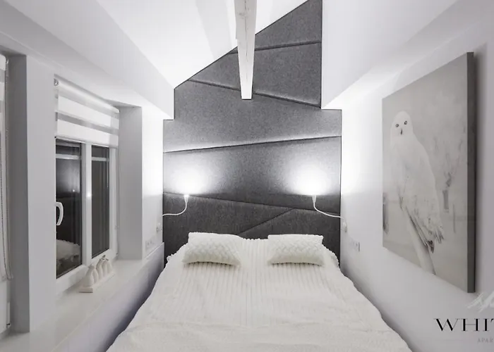 White R * Карпач