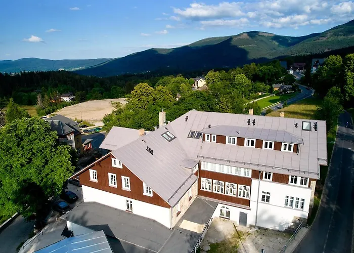 White R Карпач