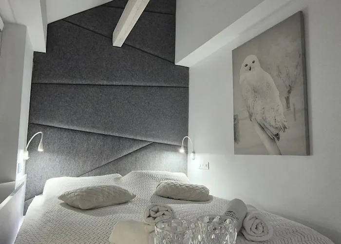 Апартаменты White R *